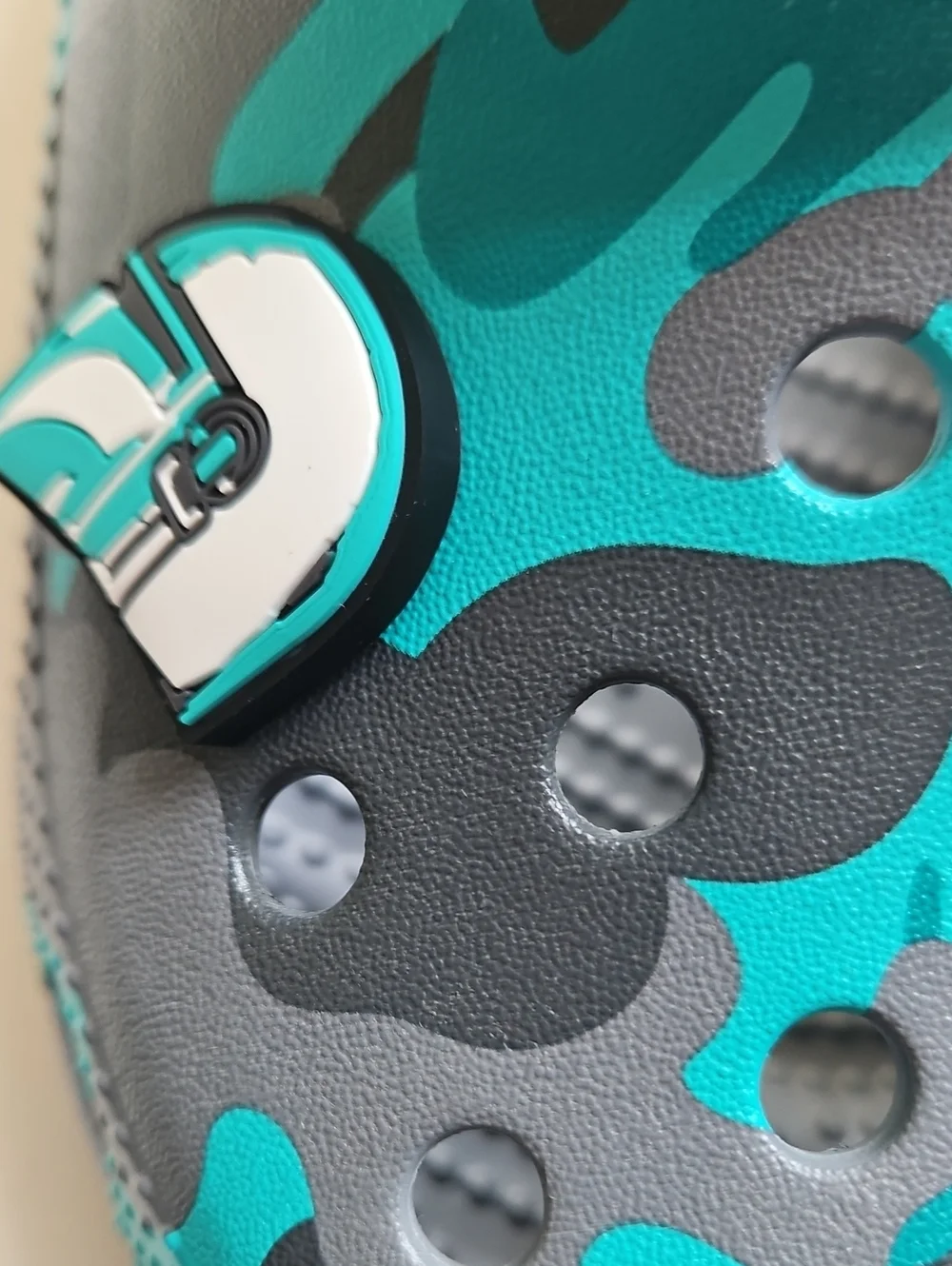 NWT Star Wars Mandelorian CROCS Teal and Gray Camo Clog with Star Wars Jibbitz